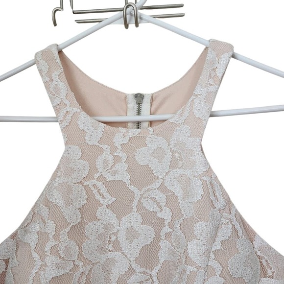 City Triangles Lace Halter Dress Rhinestone Belt Blush Pink Size 6 F02 - Picture 3 of 6